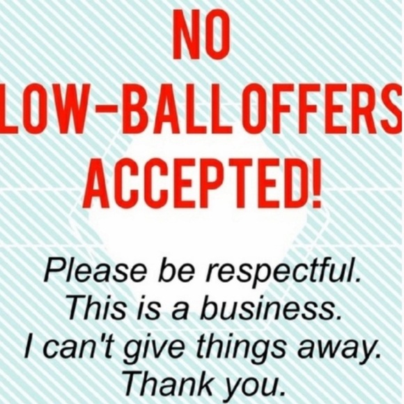 American Eagle 🦅 Fuzzy ‘Weekend’ woman’s sweater size small - Picture 7 of 7